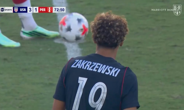 Julian Zakrzewski Hall i jego NAPIS NA KOSZULCE w debiucie w reprezentacji USA!
